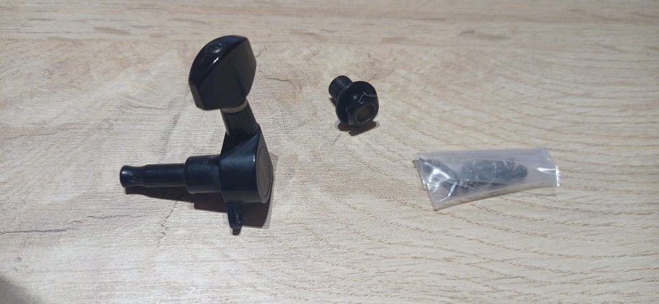 Clavijero de guitarra eléctrica Jackson de segunda mano · Foto 4 de 4 · Madrid · 35 €