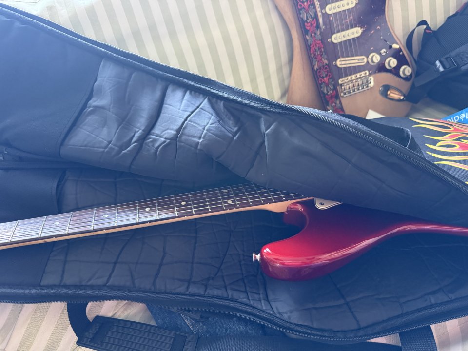 Squier affinity HSS candy Apple red (China)
