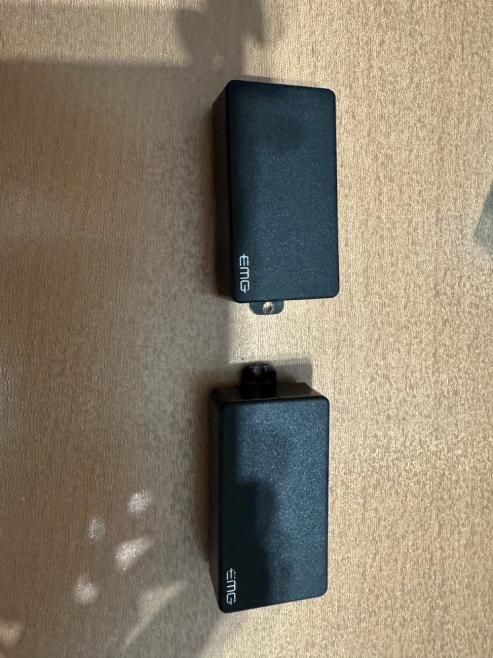 Set Emg 81 (x2) de segunda mano · Foto 2 de 4 · Ourense · 60 €