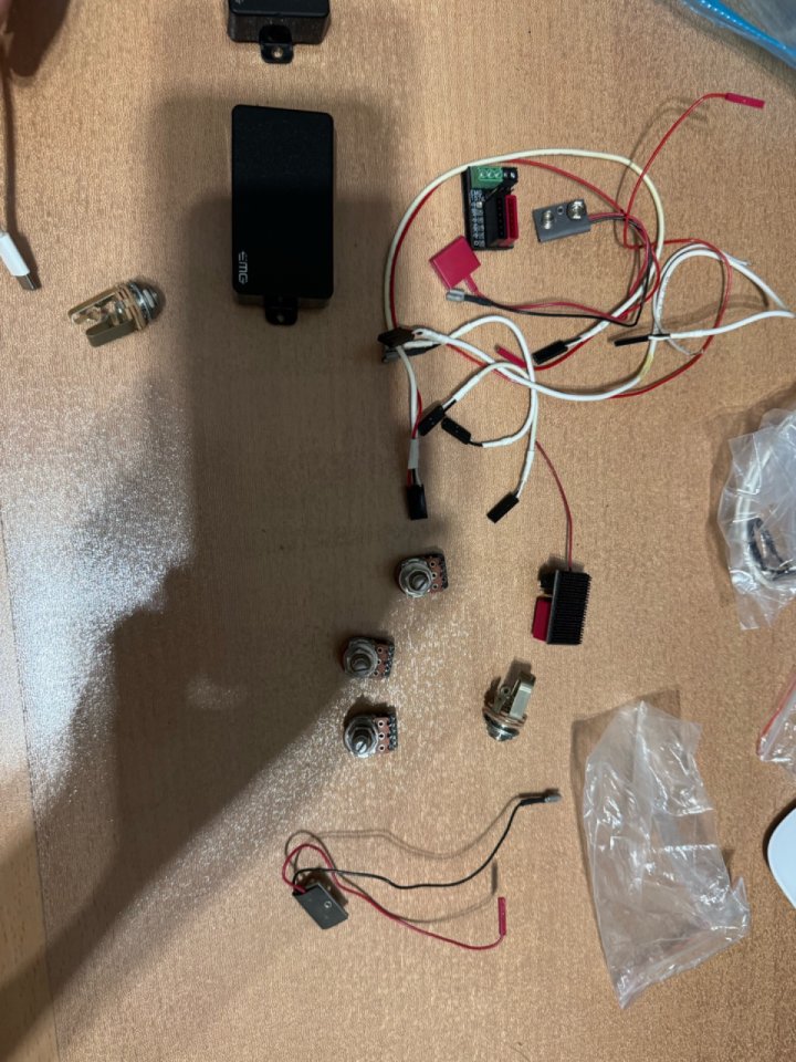 Set Emg 81 (x2) de segunda mano · Foto 3 de 4 · Ourense · 60 €