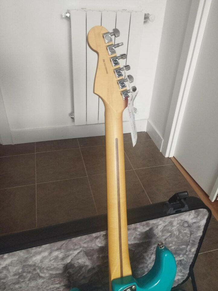 Fender American Pro II Stratocaster RW Miami Blue