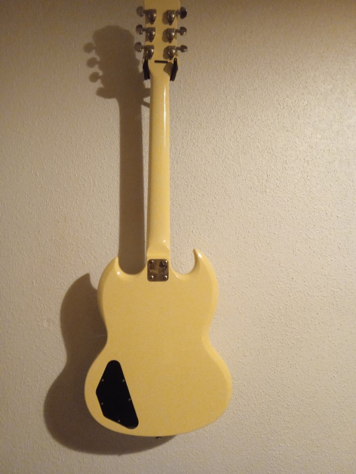 Se Vende guitarra Epiphone modelo SG, muy poco uso