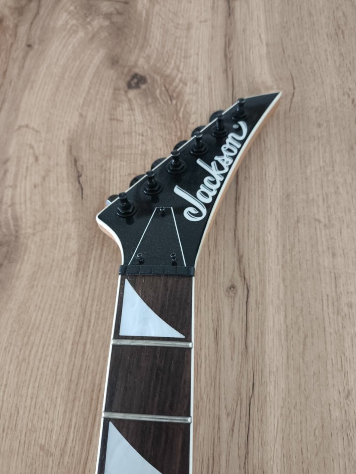 Guitarra Jackson JS22 RR de segunda mano · Foto 8 de 8 · Madrid · 250 €