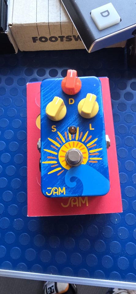 Jam pedals chill tremolo