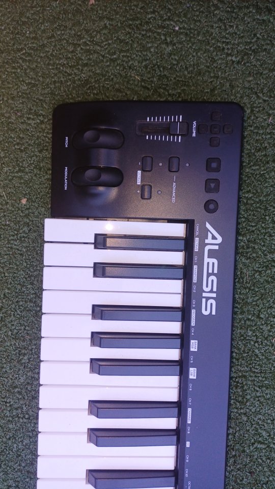 Alesis Q49 MKII de segunda mano · Foto 2 de 5 · Ciudad Real · 45 €