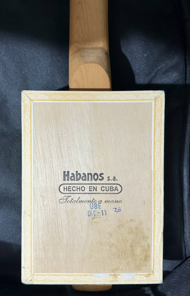 LCA Guitars, cigar box lap steel por bigsby B12 plateado original o Duesenberg.