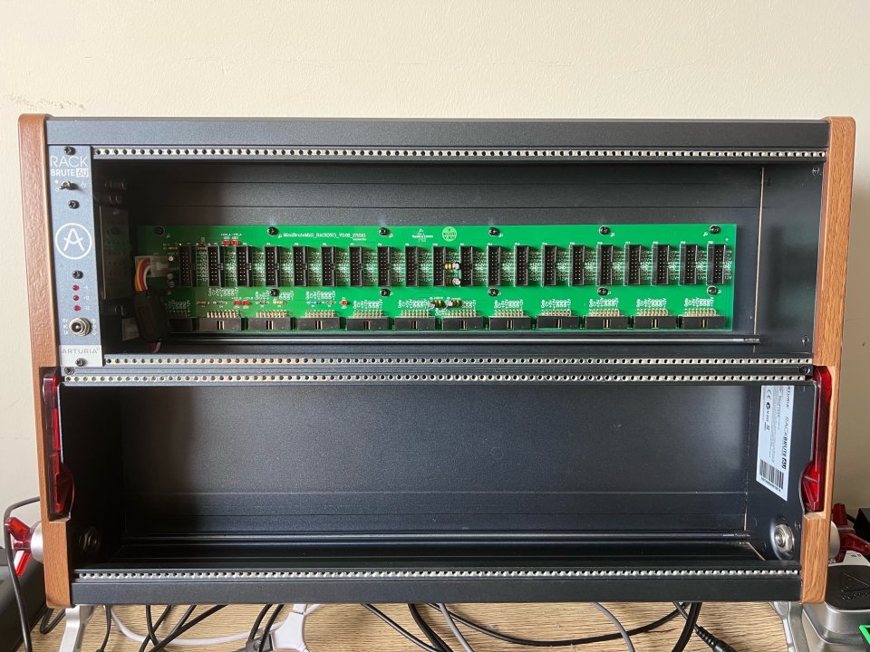 Arturia rackbrute 6u