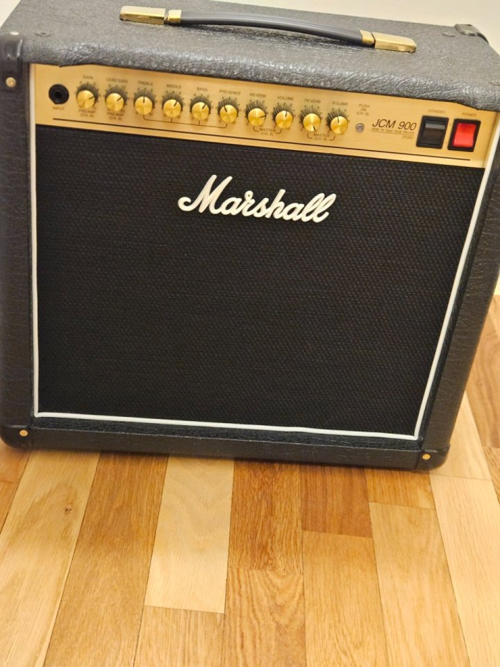 Marshall studio SN20 JCM 900 de segunda mano · Foto 4 de 5 · Murcia · 850 €