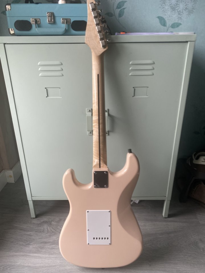 replica stratocaster Shur
