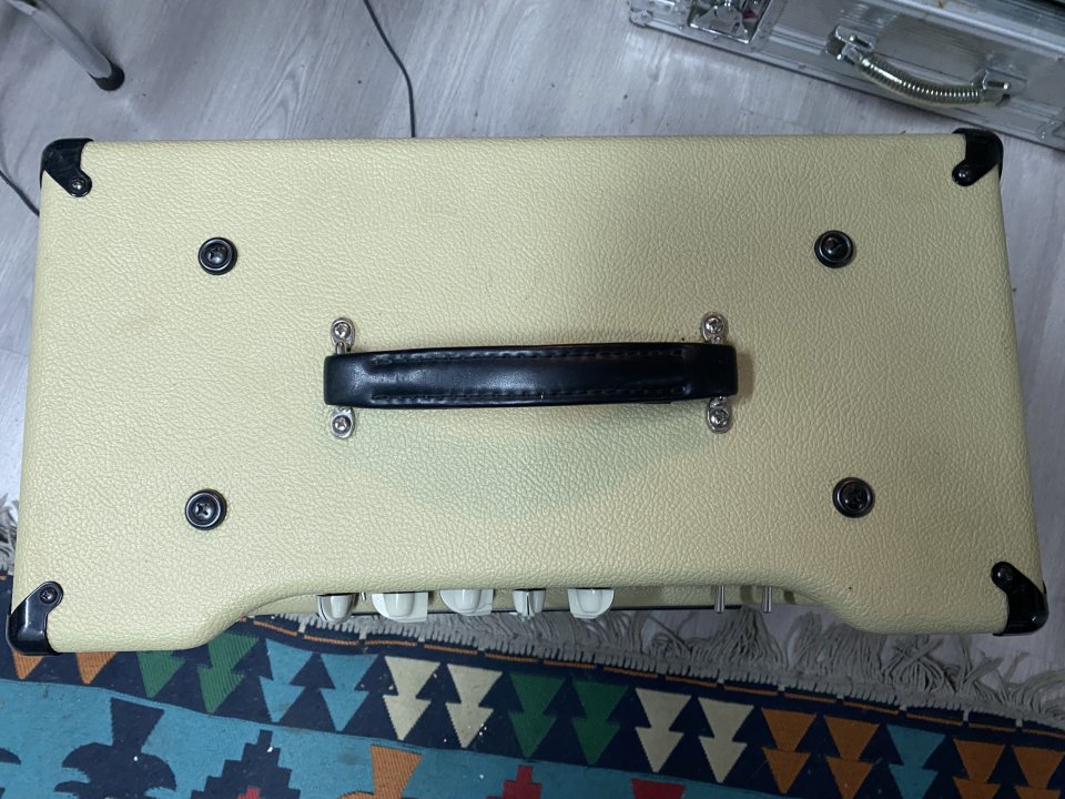 Bad Cat Lil 15 Combo 1x12 USA – Boutique Handwired de segunda mano · Foto 5 de 7 · Madrid · 1400 €