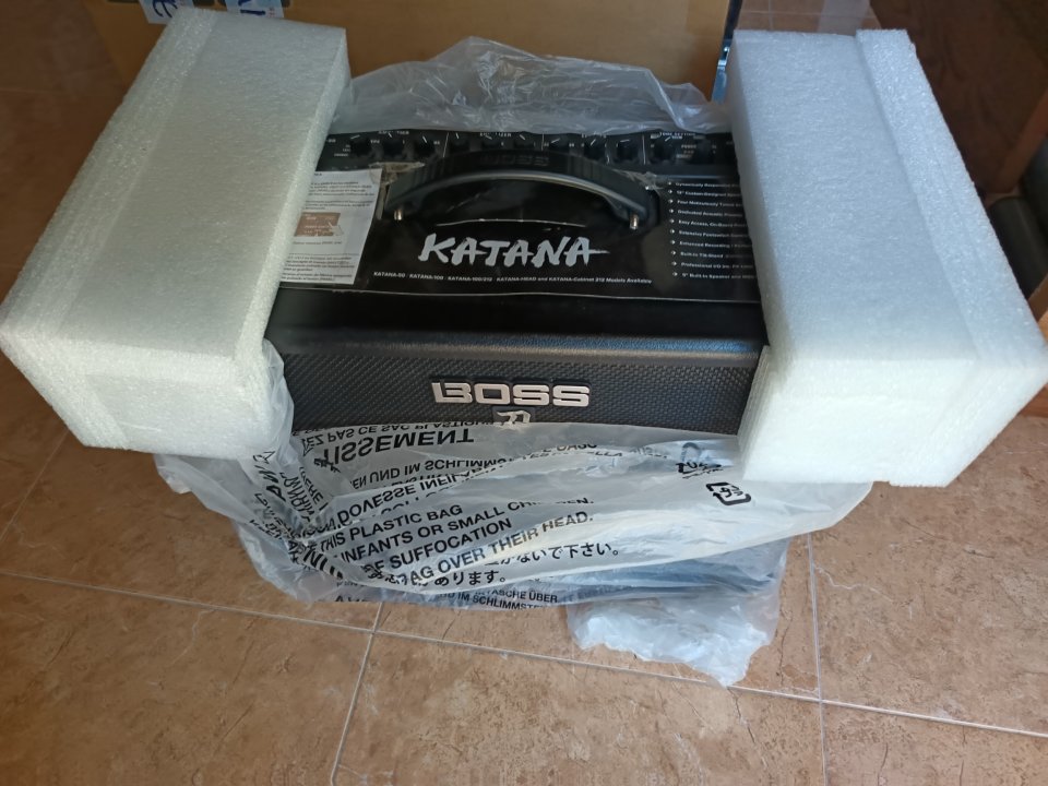 Boss Katana 50 MKI + Boss FS6 footswitch de segunda mano · Foto 6 de 9 · Castellón · 220 €