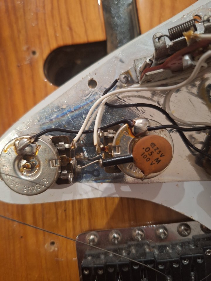 Fender Stratocaster 1979 USA de segunda mano · Foto 5 de 7 · Alicante · 2700 €