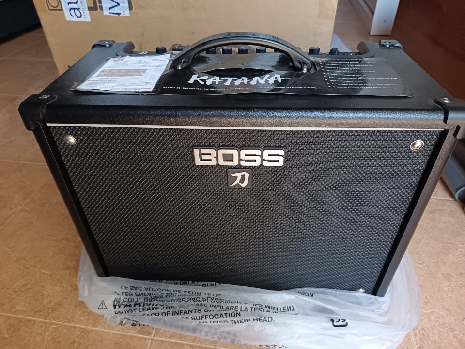 Boss Katana 50 MKI + Boss FS6 footswitch de segunda mano · Foto 9 de 9 · Castellón · 220 €