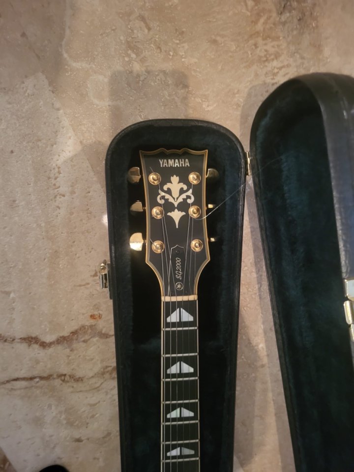 Yamaha SG 2000 de segunda mano · Foto 1 de 3 · Valencia · 2000 €