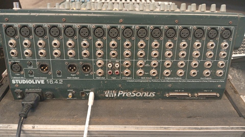 Presonus StudioLive 24 y 16 de segunda mano · Foto 3 de 6 · Sevilla · 750 €