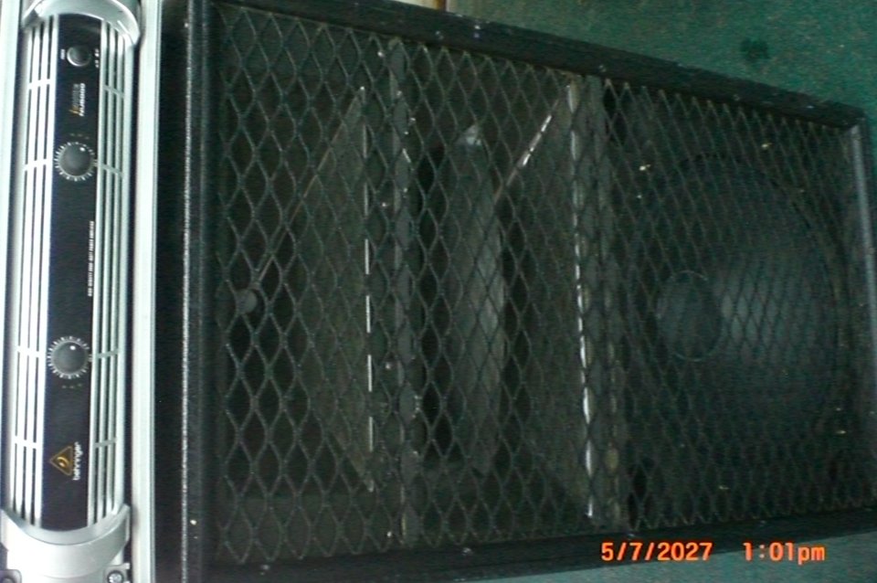 Altavoces Turbosound THL 2 y etapa Bheringer INUKE 6000 de segunda mano · Foto 2 de 2 · León · 1000 €