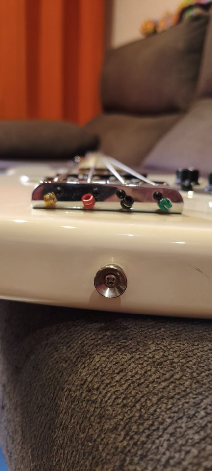 Fender Standard Jazz Bass de segunda mano · Foto 2 de 8 · Madrid · 500 €