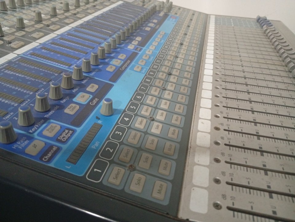 Presonus StudioLive 24 y 16 de segunda mano · Foto 6 de 6 · Sevilla · 750 €