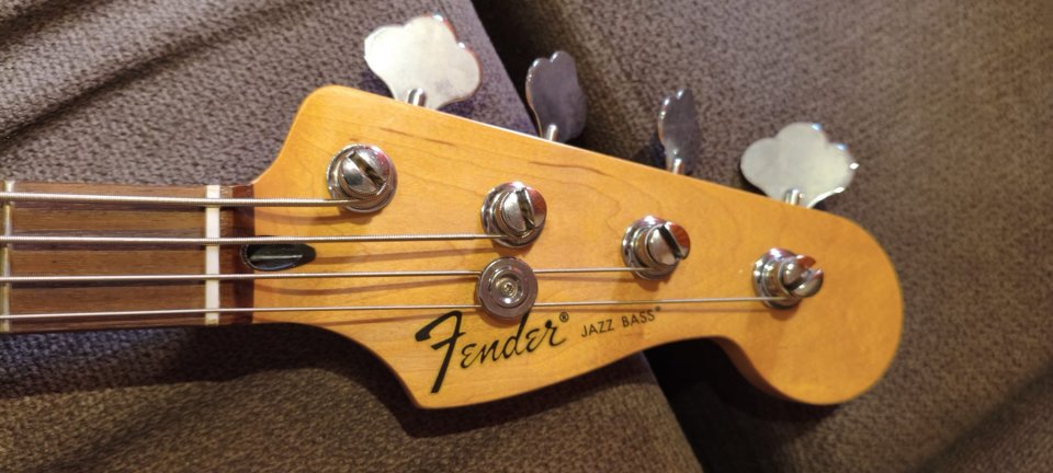Fender Standard Jazz Bass de segunda mano · Foto 3 de 8 · Madrid · 500 €