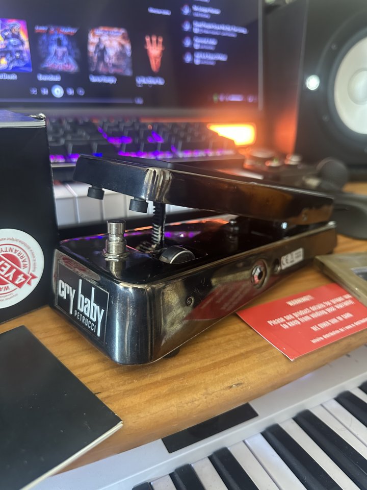 Dunlop Cry Baby JP95 Wah John Petrucci de segunda mano · Foto 1 de 6 · Asturias · 180 €