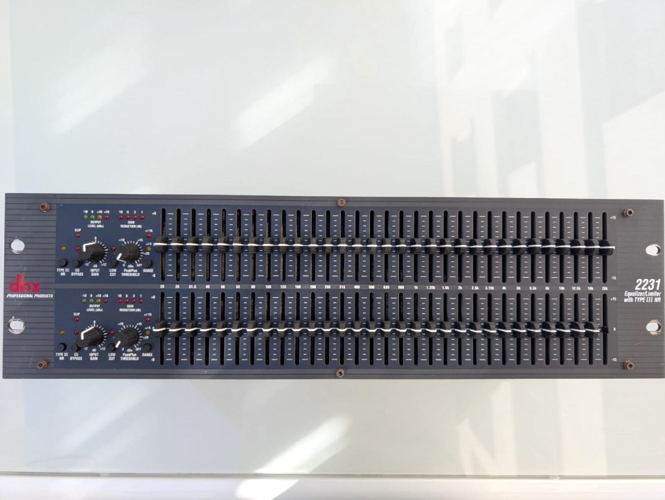 DBX 2231 - Ecualizador gráfico y Limitador
