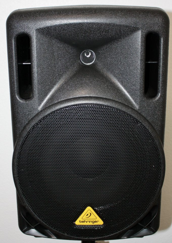 Pareja de altavoces Behringer B210D