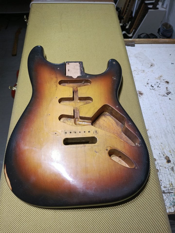 Cuerpo Stratocaster 1 pieza de segunda mano · Foto 1 de 6 · Cádiz · 350 €