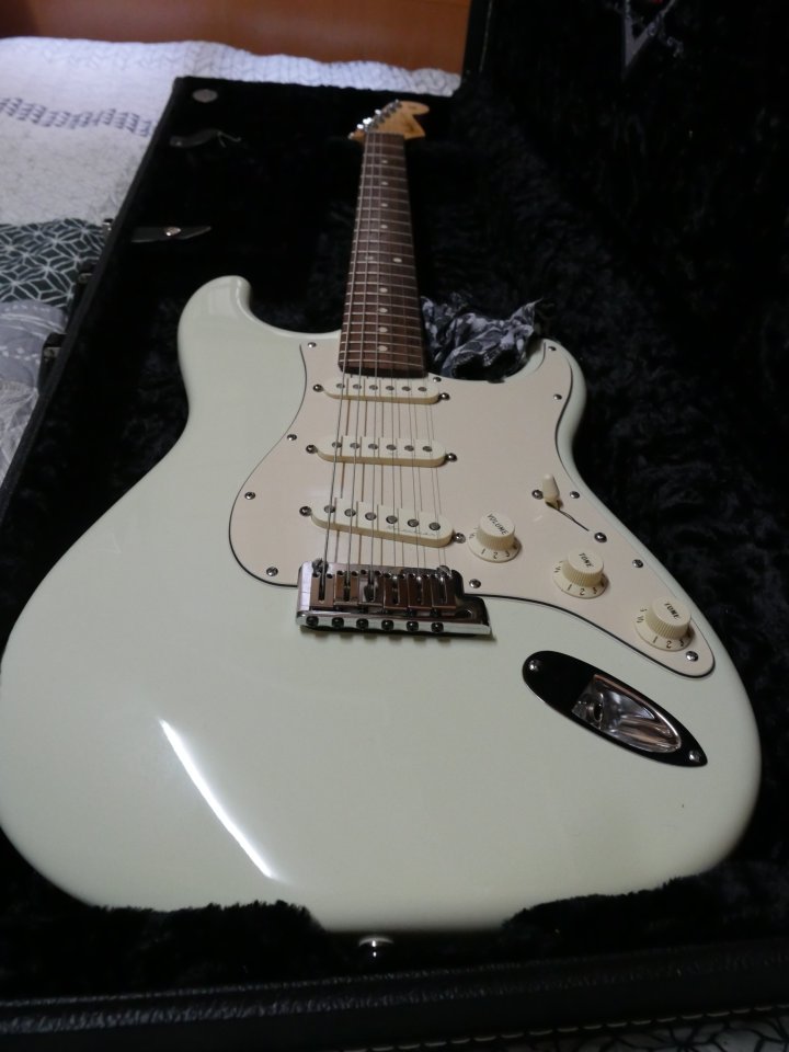 Fender stratocaster custom shop Jeff Beck de segunda mano · Foto 1 de 10 · Barcelona · 3750 €