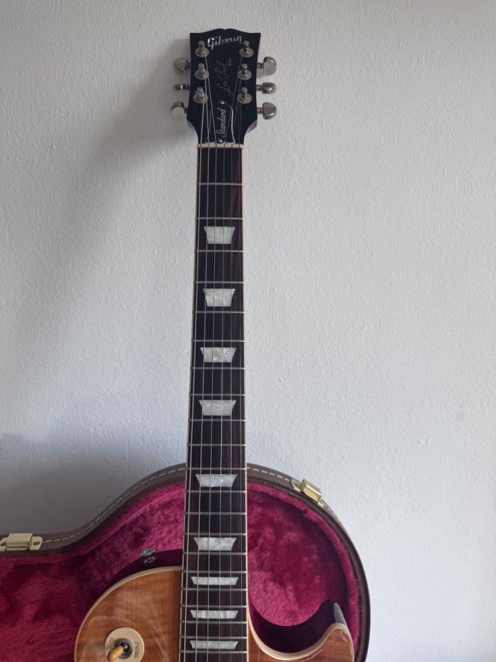 Guitarra Gibson Les Paul Standard 60s 2022 con pastillas Custombucker de segunda mano · Foto 8 de 8 · Valencia · 2000 €