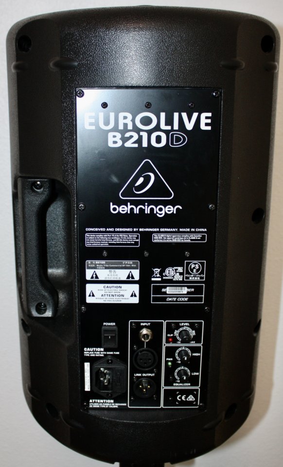 Pareja de altavoces Behringer B210D
