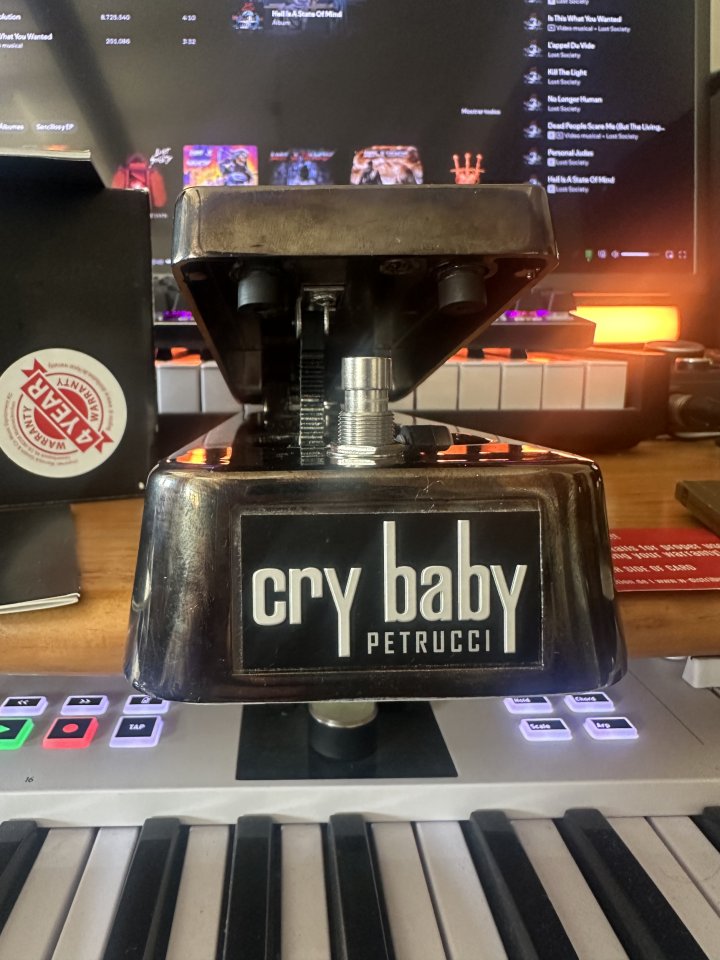 Dunlop Cry Baby JP95 Wah John Petrucci de segunda mano · Foto 3 de 6 · Asturias · 180 €