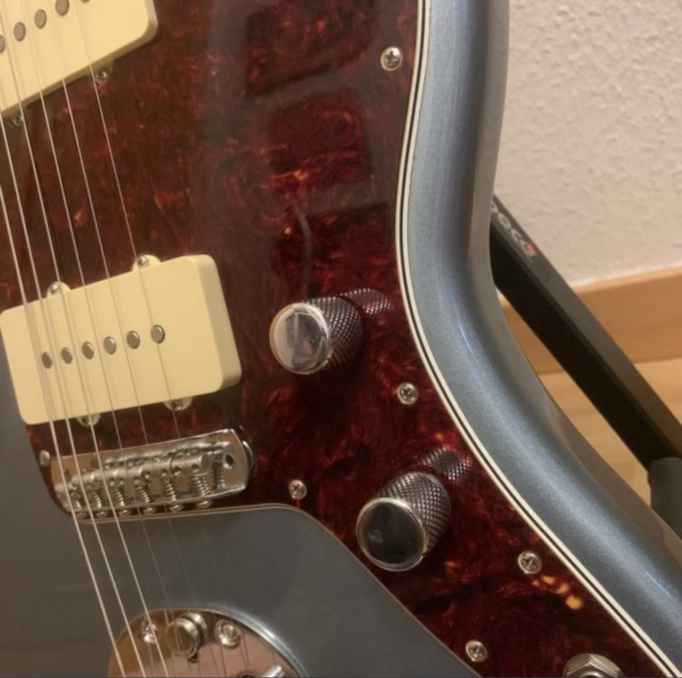 Fender Jazzmaster Vintera II de segunda mano · Foto 3 de 8 · Madrid · 850 €