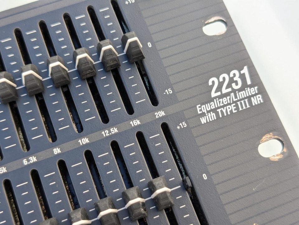 DBX 2231 - Ecualizador gráfico y Limitador