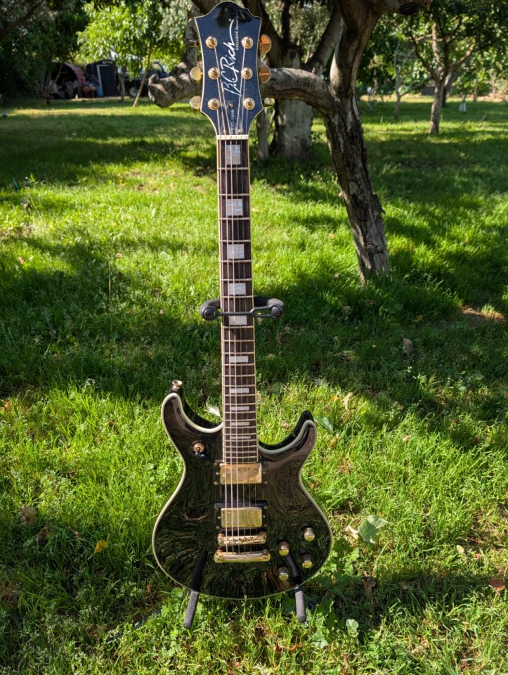 B.C. Rich Exclusive Series EM1 (Corea) de segunda mano · Foto 1 de 5 · Madrid · 700 €