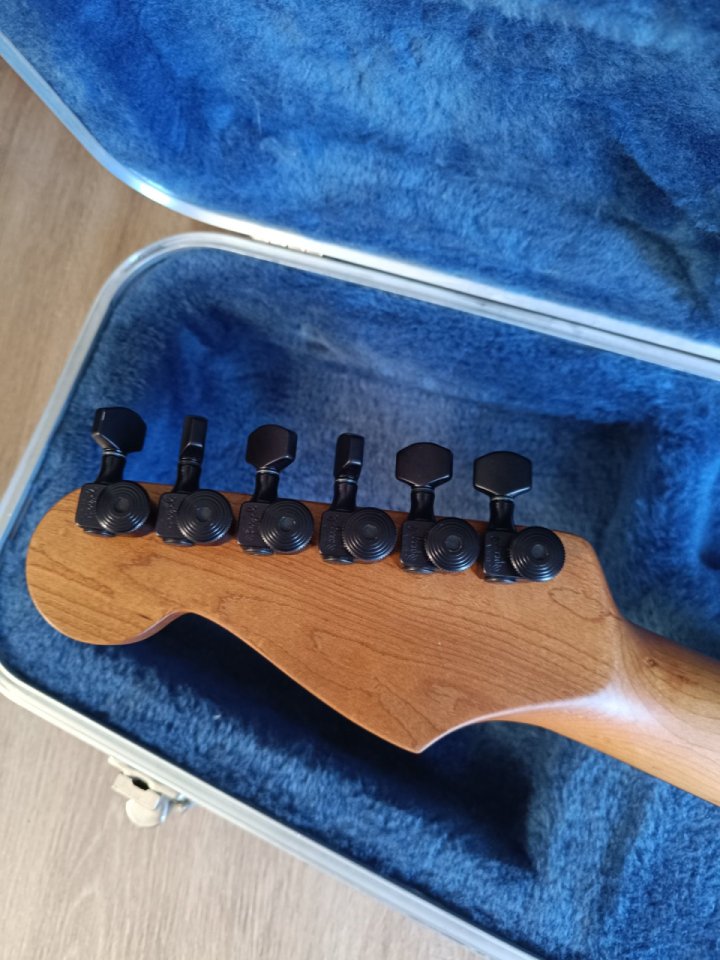 Bézier/MJT strat de segunda mano · Foto 3 de 3 · Cádiz · 1250 €