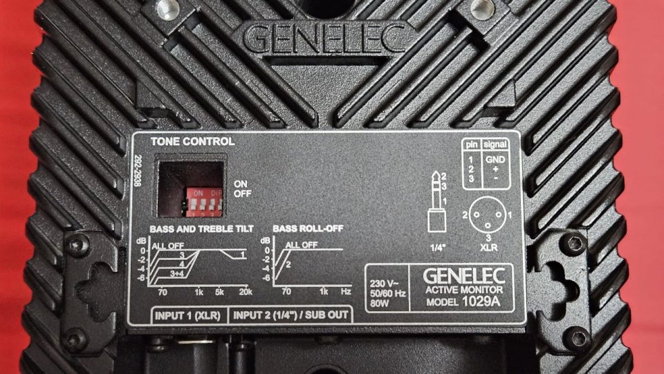 Monitores de estudio Genelec 1029A