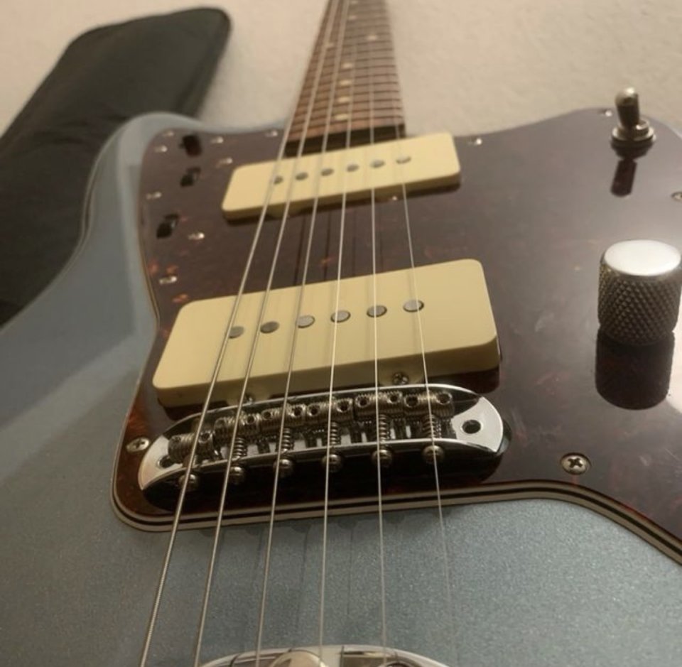 Fender Jazzmaster Vintera II de segunda mano · Foto 5 de 8 · Madrid · 850 €