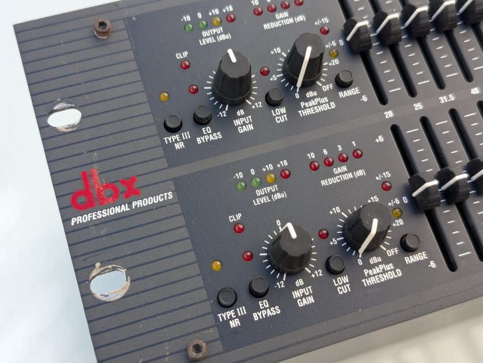 DBX 2231 - Ecualizador gráfico y Limitador