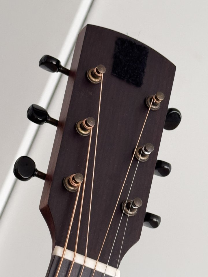 Harley Benton CLA-15M maderas solidas, usada 1 semana