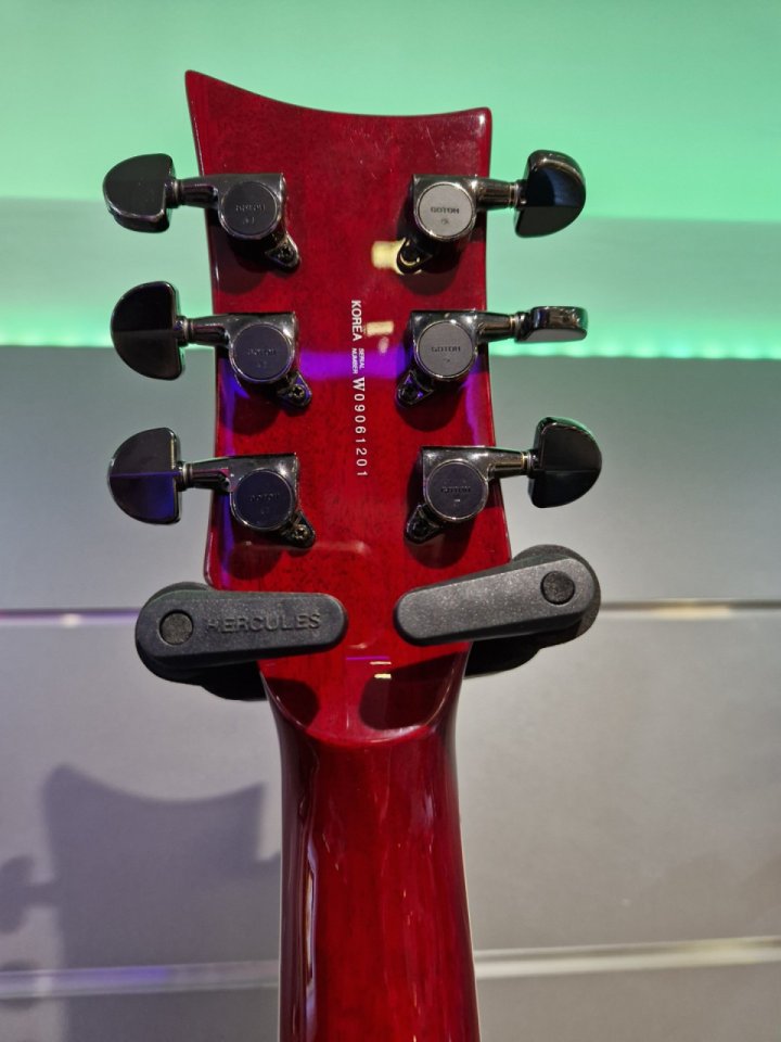 Riley Riot Custom con estuche