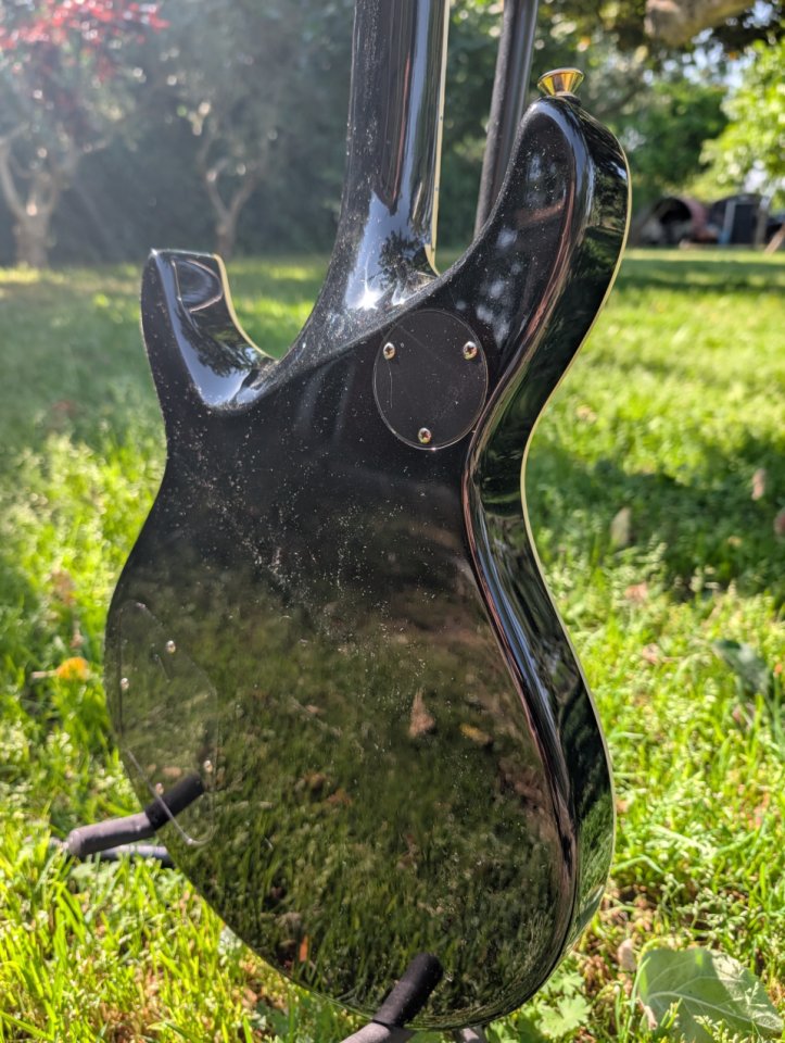 B.C. Rich Exclusive Series EM1 (Corea) de segunda mano · Foto 4 de 5 · Madrid · 700 €