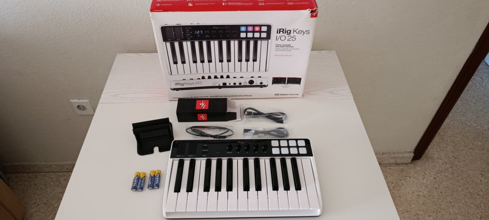 IRIG KEYS I/O 25 de segunda mano · Foto 1 de 4 · Sevilla · 130 €