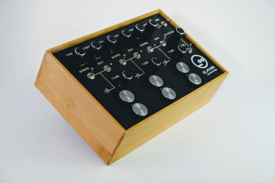 Sintetizador de Drones. ELMYRA / Neutral Labs