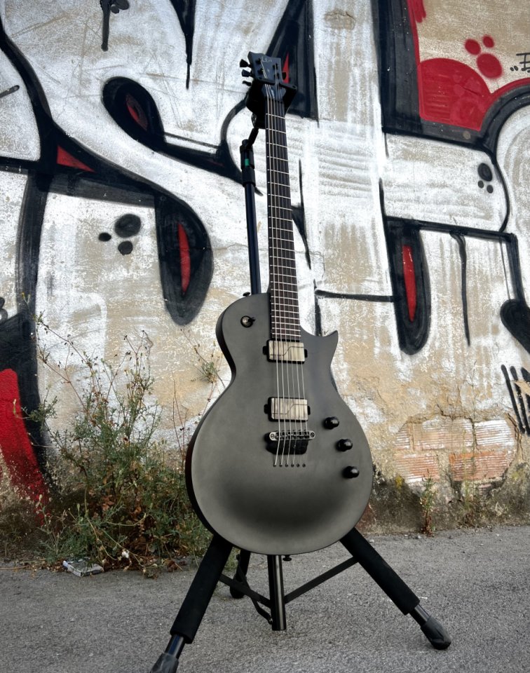 ESP LTD EC-1000 Baritone CHMS Guitarra de segunda mano · Foto 1 de 9 · Araba · 1199 €