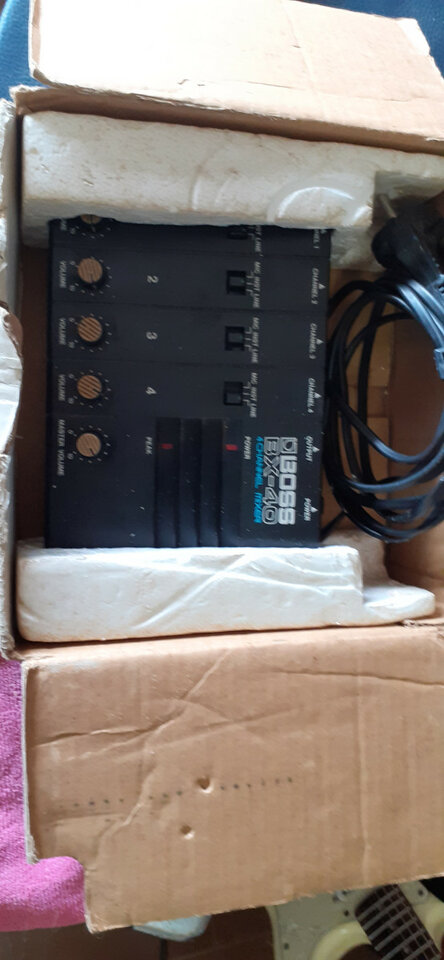 Boss BX-40   4 channel mixer