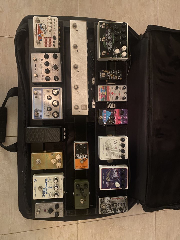 Vendo toda mi pedalera de segunda mano · Foto 1 de 2 · Murcia · 1800 €