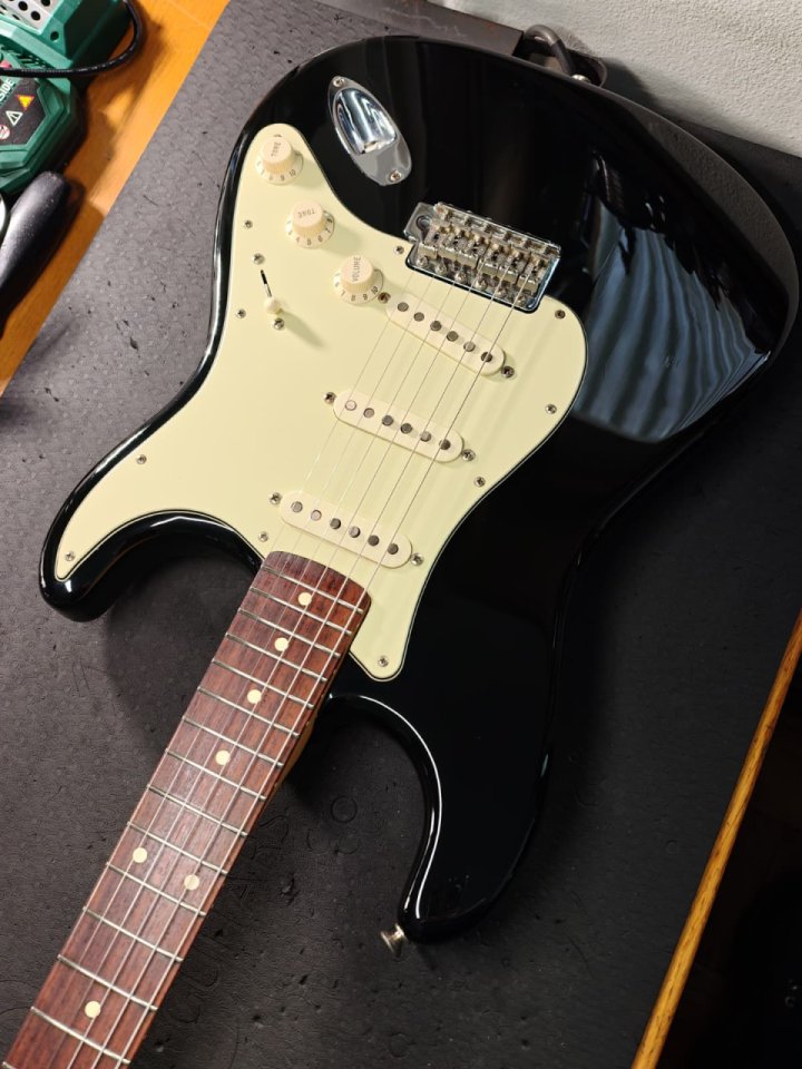 Fender Classic Series 60s Strat de segunda mano · Foto 1 de 8 · Pontevedra · 890 €