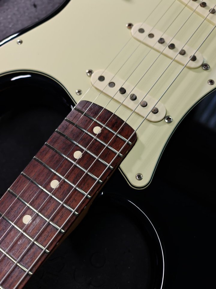 Fender Classic Series 60s Strat de segunda mano · Foto 2 de 8 · Pontevedra · 890 €