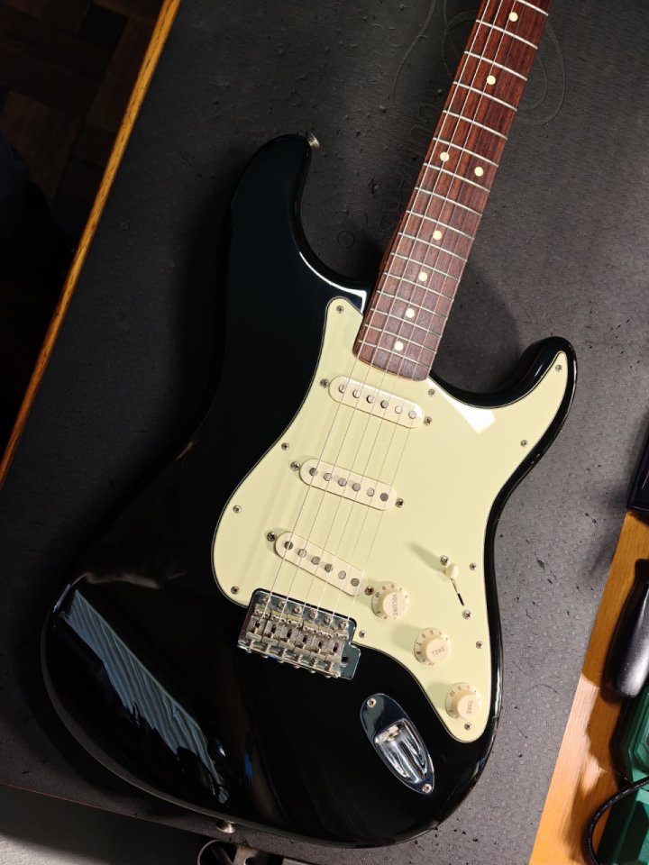 Fender Classic Series 60s Strat de segunda mano · Foto 3 de 8 · Pontevedra · 890 €