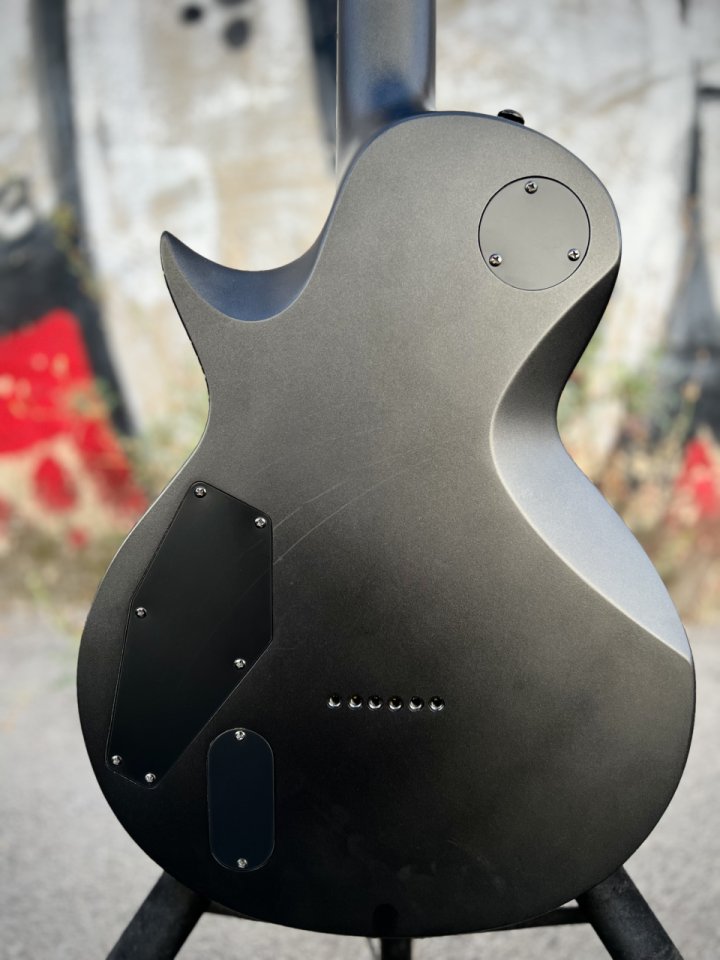 ESP LTD EC-1000 Baritone CHMS Guitarra de segunda mano · Foto 8 de 9 · Araba · 1199 €